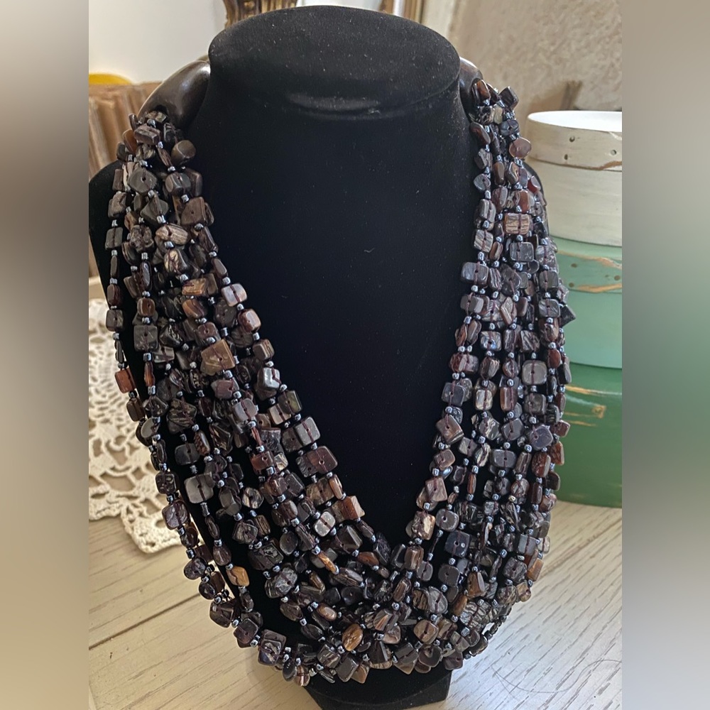 Gorgeous Shell Bead Statement Necklace